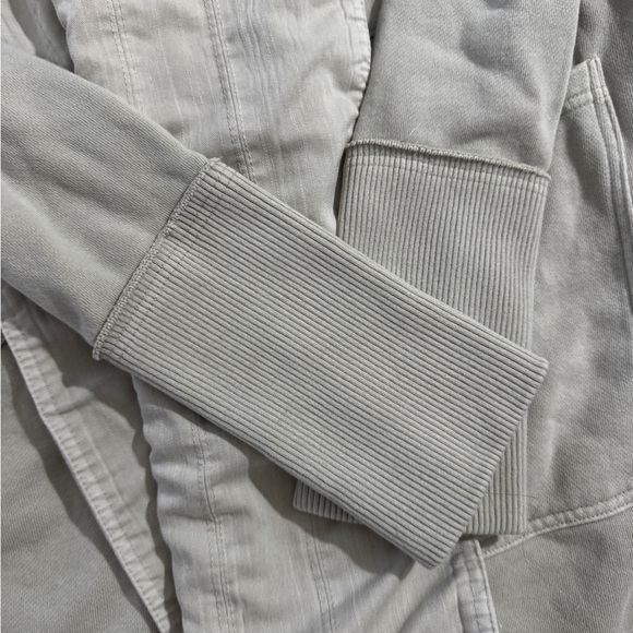 Free People Brentwood Cardi
Hoodie Size Medium - Picture 12 of 13